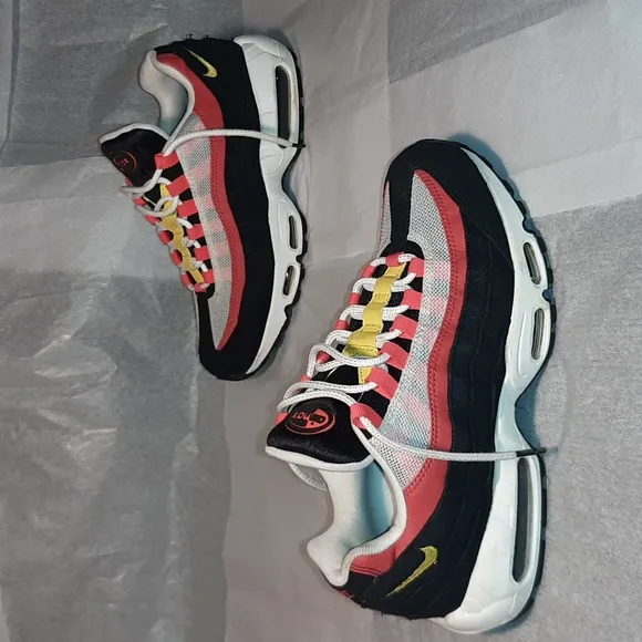 Nike Air Max 95 Retro OG Sneakers Men 8, Women 9.5.