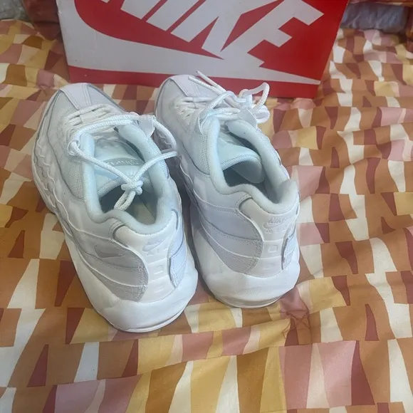 Nike air max White Sneakers 7 youth