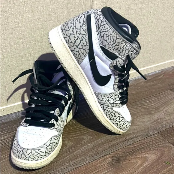 Nike Black and White Patterned Sneakers