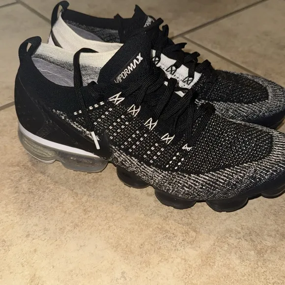 Nike Black and White Vapormax Flyknit Sneakers