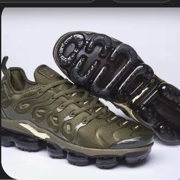 Nike Cargo  khaki Army Green alligator  Vapormax  Athletic Sneakers M 8.5 W 10