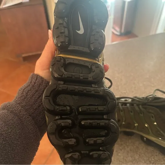 Nike Cargo  khaki Army Green alligator  Vapormax  Athletic Sneakers M 8.5 W 10