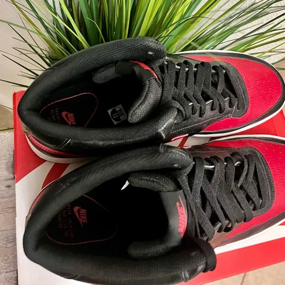 Nike Court Vision Retro Mid Bred Sneakers
