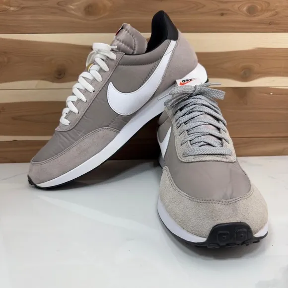 Nike Daybreak Casual Running Shoes Sneakers Retro Style Comfort Gray