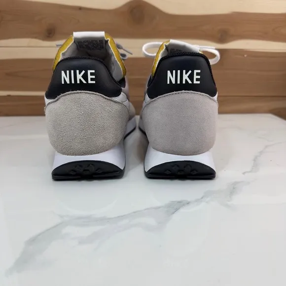 Nike Daybreak Casual Running Shoes Sneakers Retro Style Comfort Gray