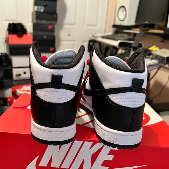 Nike Dunk Hi Panda Retro