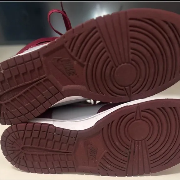 Nike dunk high retro-beetroot/gray sneakers