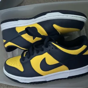 Nike Dunk Low - Michigan size 5.5