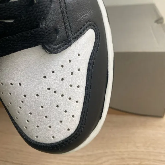 Nike Dunk Low Retro Panda Sneakers- SZ 6.5 Y- 8 W