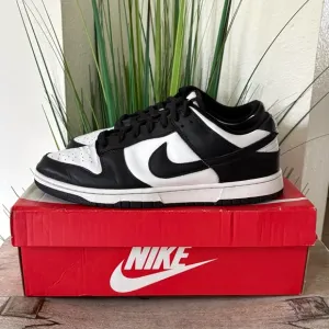 Nike Dunk Low Retro Panda Sneakers