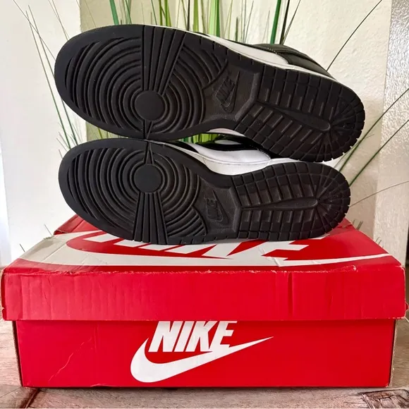 Nike Dunk Low Retro Panda Sneakers