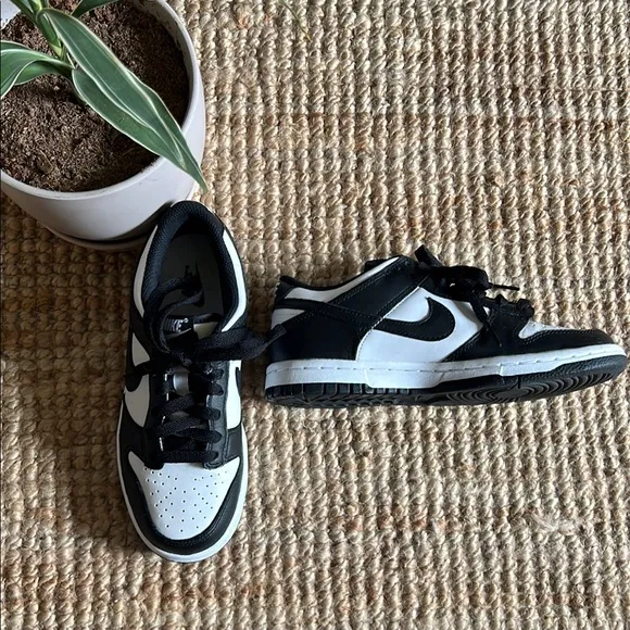 Nike Dunk Low retro panda sneakers