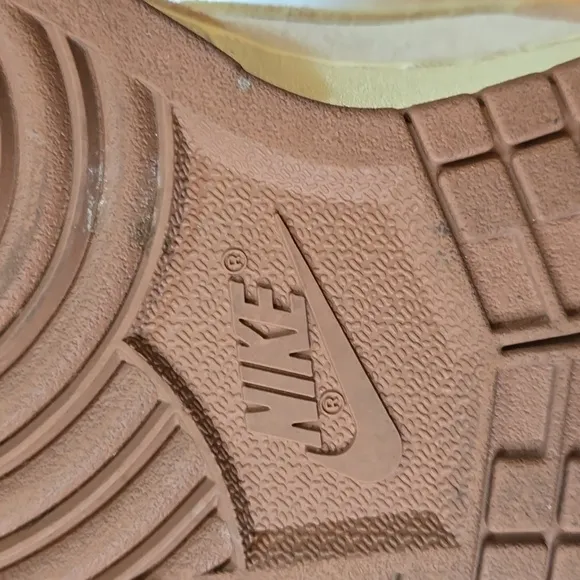 Nike Dunk Low Retro PRM “Medium Curry”