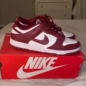 Nike Dunk Low Retro Team Red Sneakers
