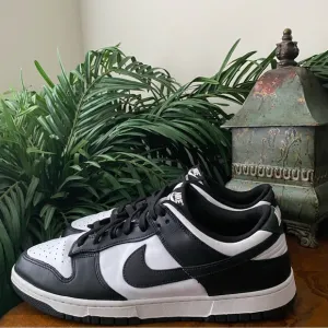 Nike Dunk Low Retro White Black Panda Sneakers