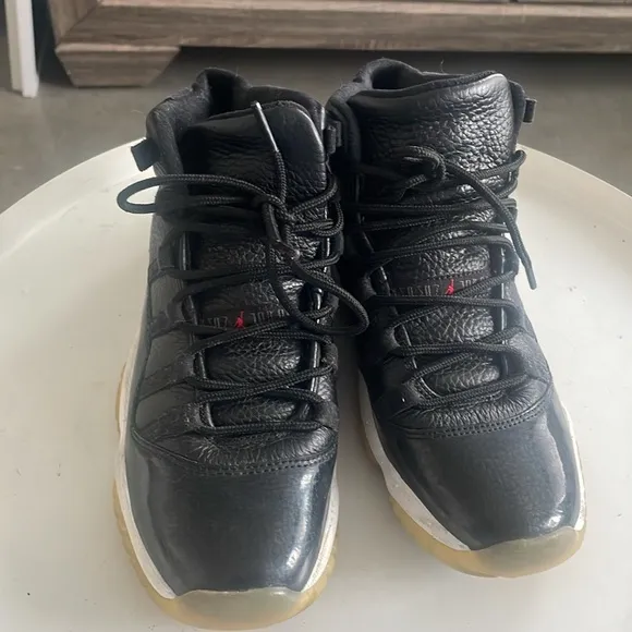 Nike EUC Air Jordan  11 Retro 72-10 2015 Sneakers