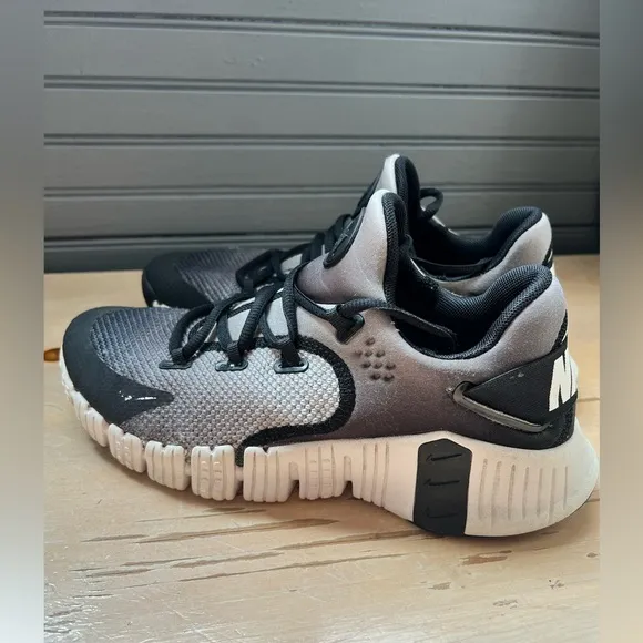 Nike Free Metcon 4 White Black W Size 9