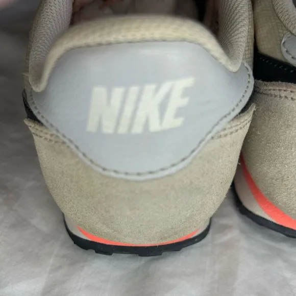 Nike Genicco Sneakers Womens 9 Gray White Full Grain Leather Athletic Retro Shoe