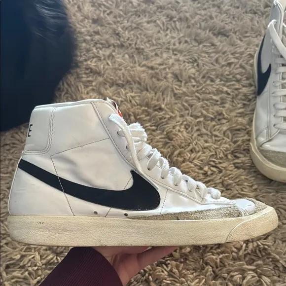 Nike High-Top Sneakers White and Black