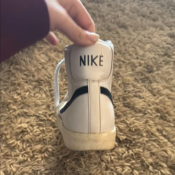 Nike High-Top Sneakers White and Black