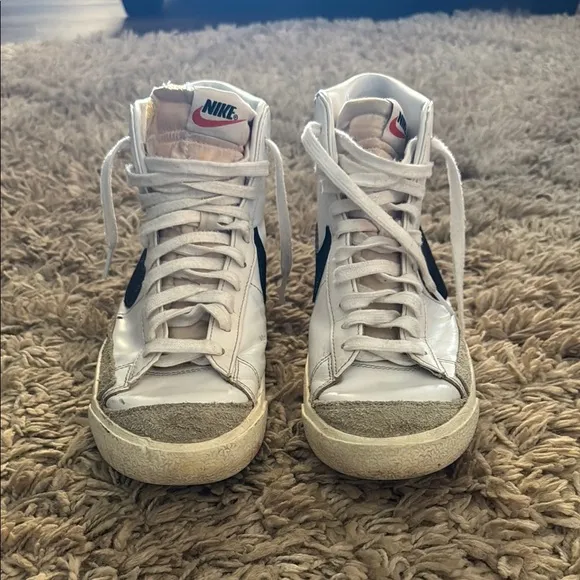 Nike High-Top Sneakers White and Black
