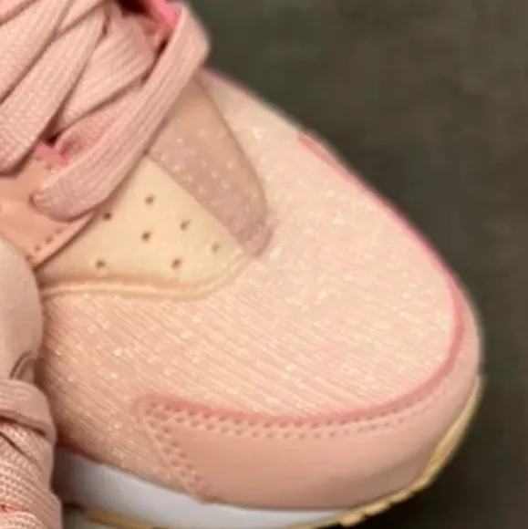 NIKE HUARACHE RUN SE (GS) Sneakers Kids Sz 7Y= peachy pink