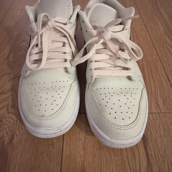 Nike Jordan 1 Low Coconut Milk