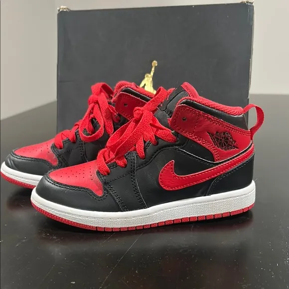 Nike Jordan 1 MID Red and Black Sneakers