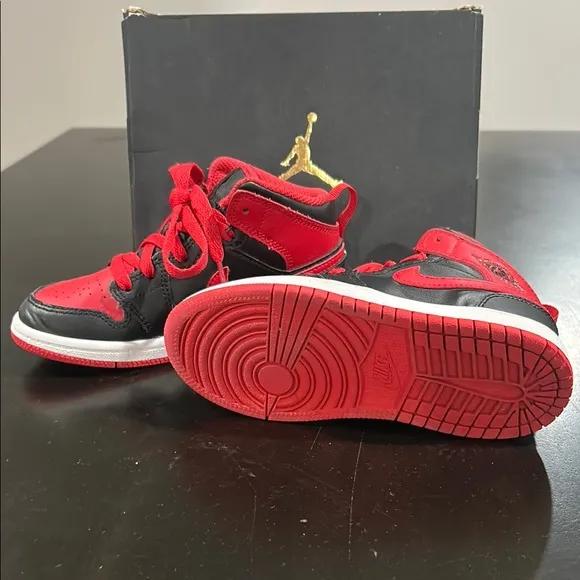 Nike Jordan 1 MID Red and Black Sneakers