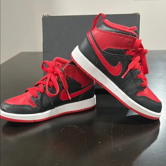 Nike Jordan 1 MID Red and Black Sneakers