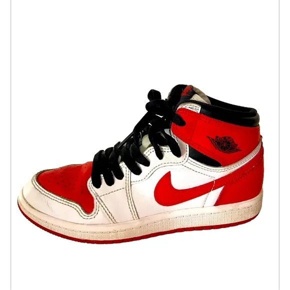 Nike Jordan 1 retro high og heritage basketball sneakers 3 Y