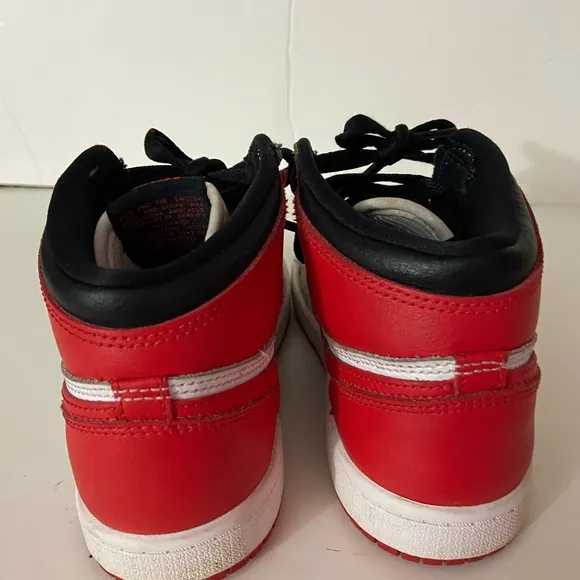 Nike Jordan 1 retro high og heritage basketball sneakers 3 Y