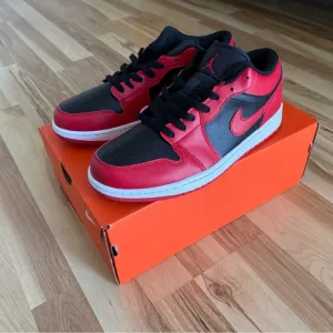 Nike Jordan Reverse Bred  Men's Red and Black Sneakers.  Size 9.5 Brand New.