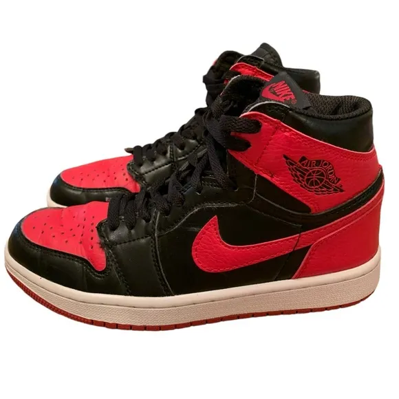 Nike Jordan1 retro mid sneakers