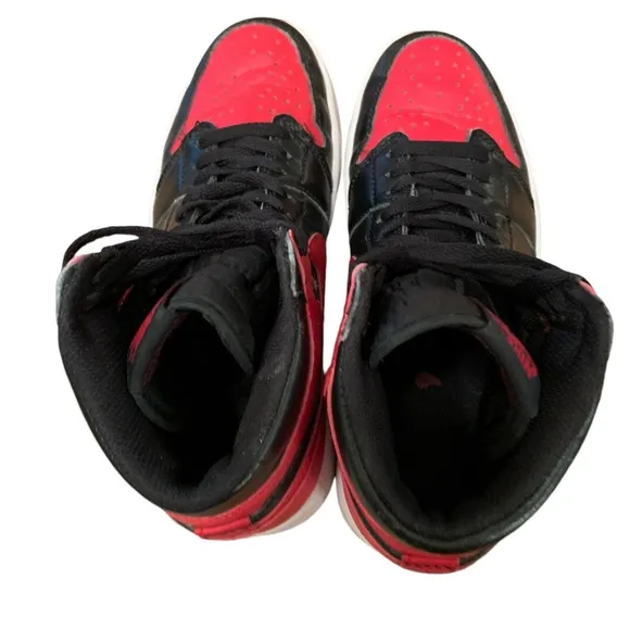 Nike Jordan1 retro mid sneakers