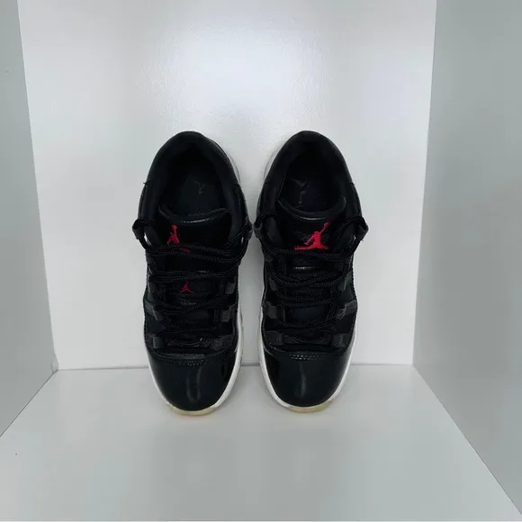 Nike Kids Air Jordan 11 Retro Black Leather Sneakers Size 1Y