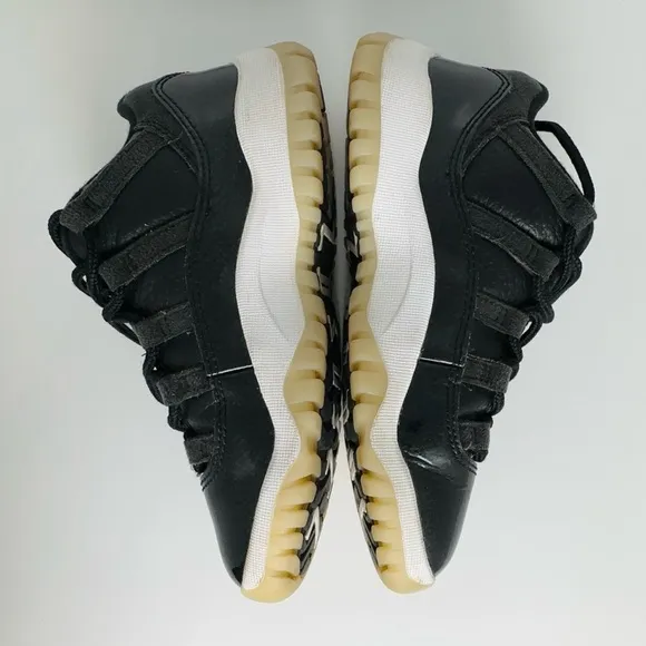 Nike Kids Air Jordan 11 Retro Black Leather Sneakers Size 1Y