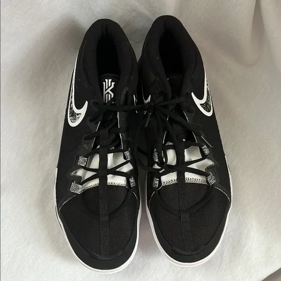 Nike Kyrie Flytrap Black and White Athletic Sneakers