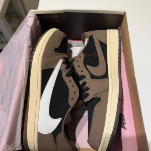 Nike Men's Black and Brown Sneakers