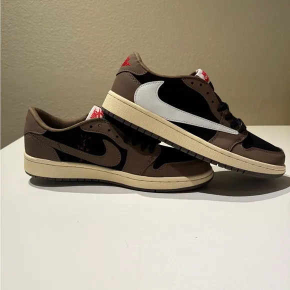 Nike Men's Black and Brown Sneakers