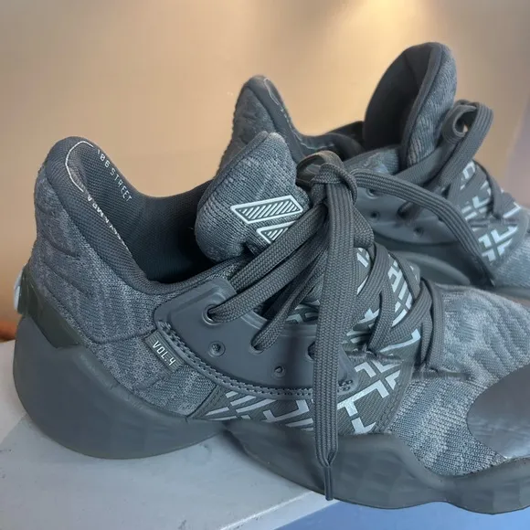 Nike Men's Gray Sneakers