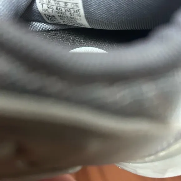 Nike Men's Gray Sneakers