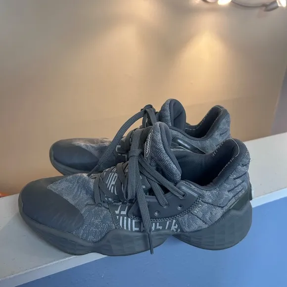 Nike Men's Gray Sneakers