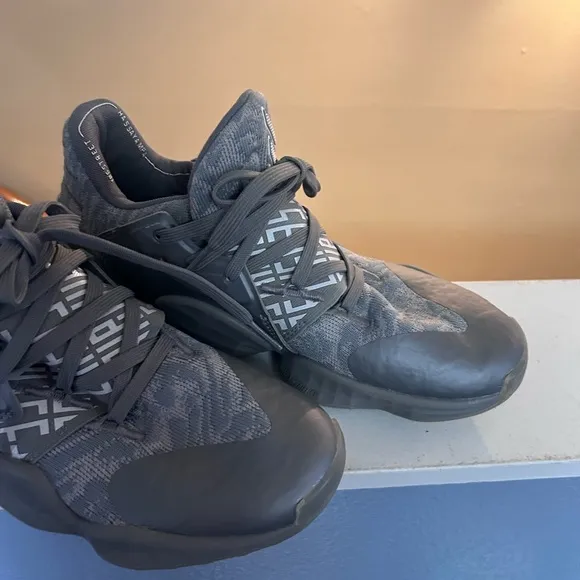Nike Men's Gray Sneakers