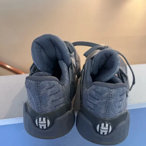 Nike Men's Gray Sneakers