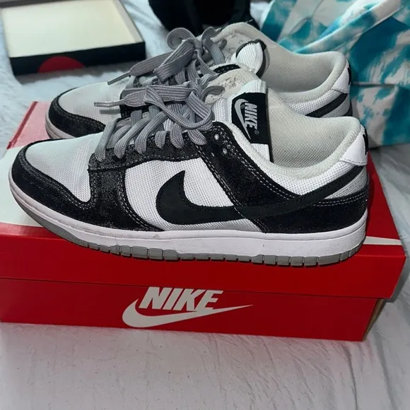 Nike Metallic Black/White Dunks