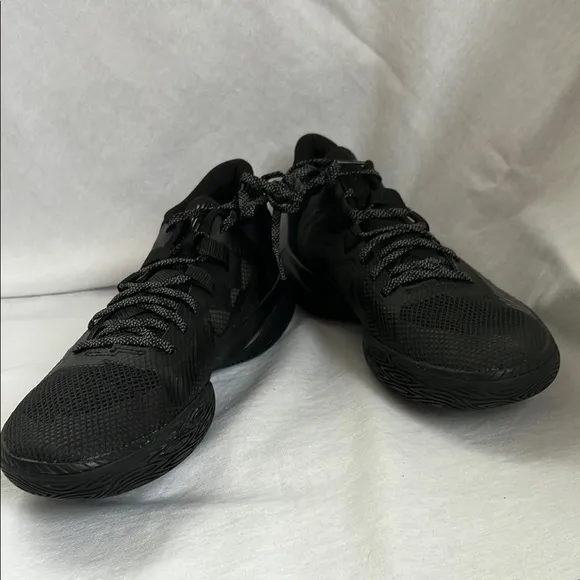 Nike NWOT Kyrie 5 Flytrap Black Athletic Sneakers