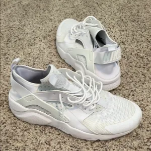 Nike White Air Huarache Run Ultra