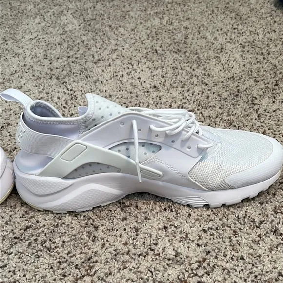 Nike White Air Huarache Run Ultra