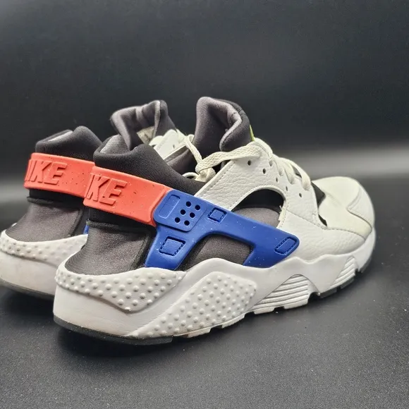 Nike Youth Air Huarache Sneakers in White and Blue